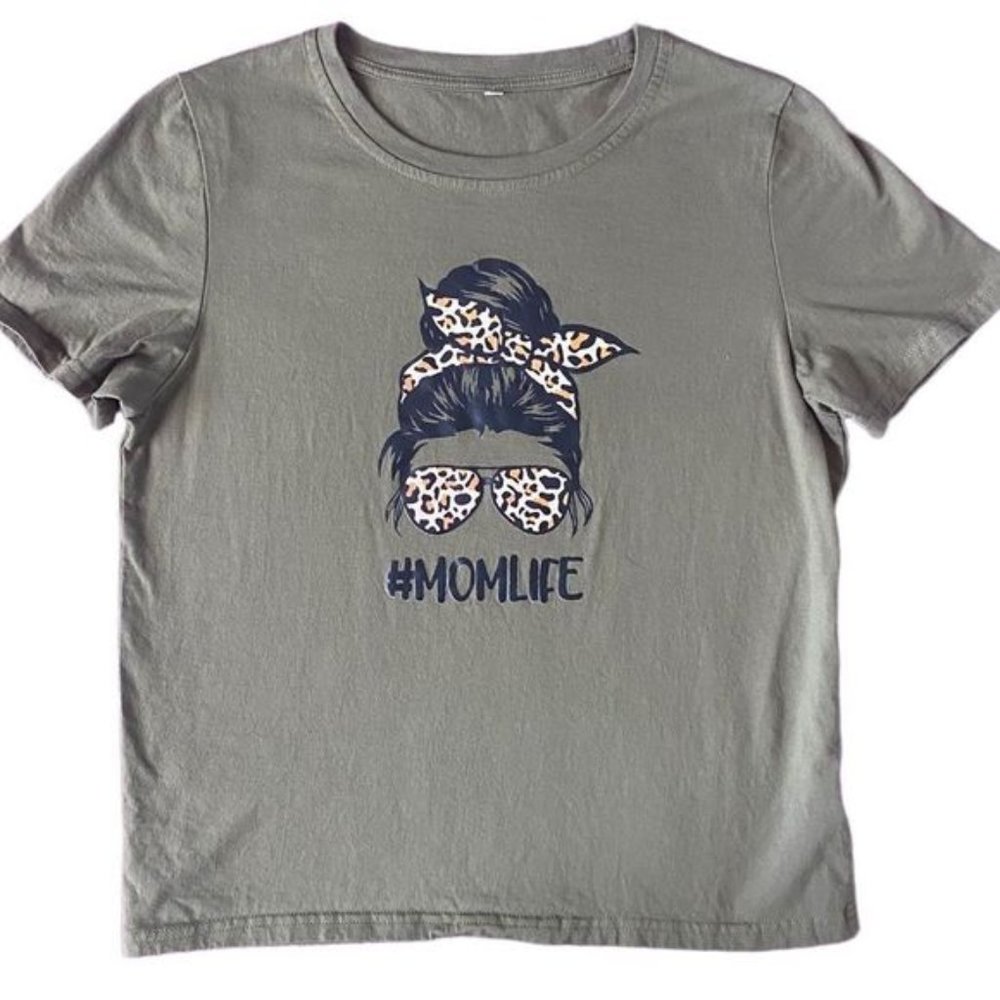 SHEIN #momlife Army Green T-shirt Size Medium NWOT